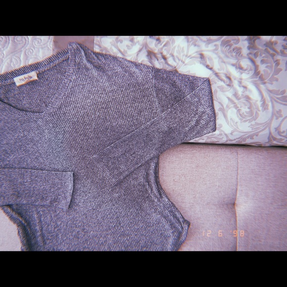 Gray Vneck lightweight sweater - Picture 3 of 6